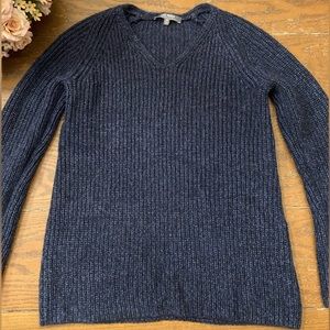 Like New Lisa Rina Collection Navy Blue V-Neck Knit Sweater 💙